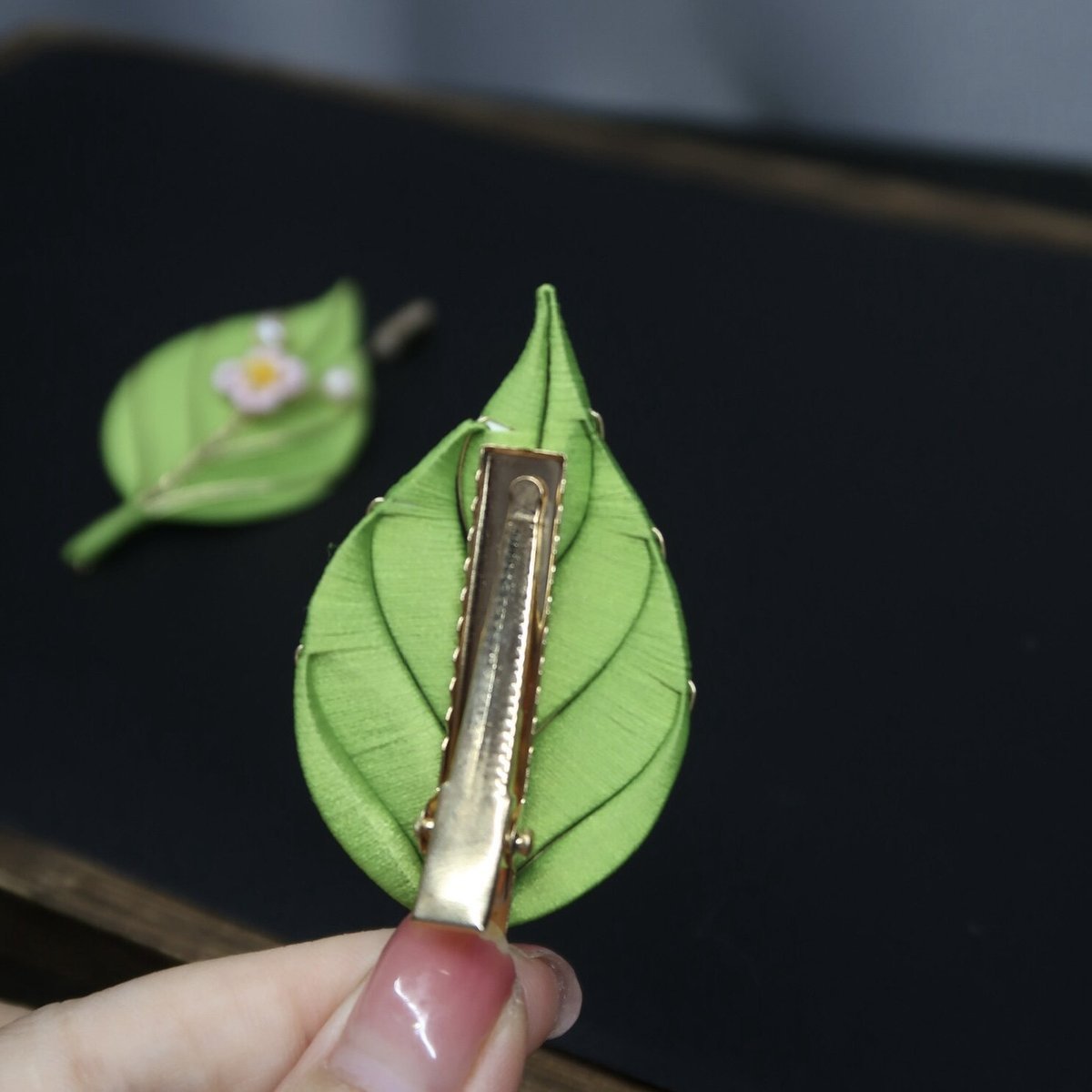 Kit fai da te per gioielli Chanhua, spilla con fiori su foglie - Include video tutorial dettagliato