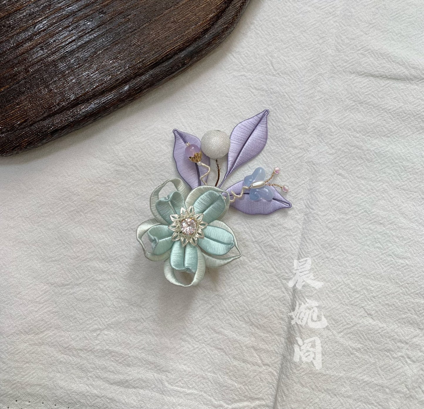 PF049 - Lily Chanhua Brooch - Wholesale