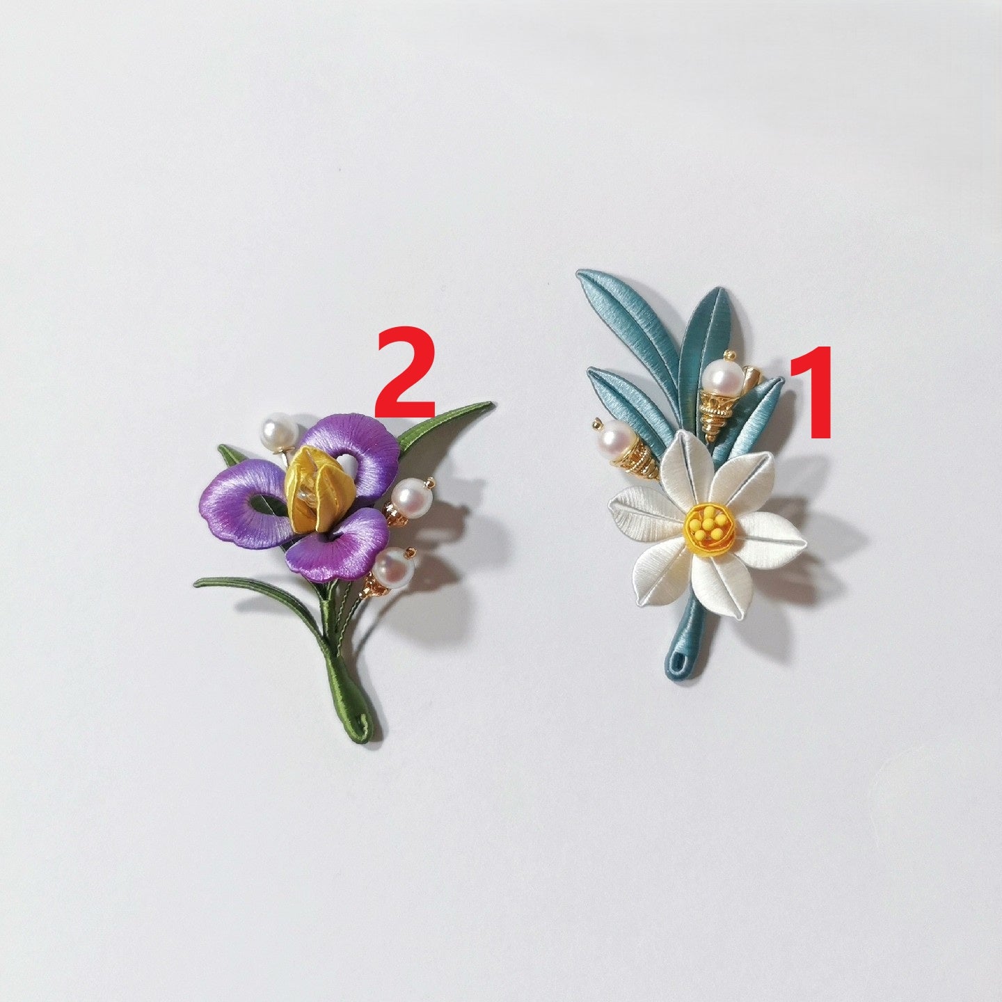 Handmade Chanhua Narcissus Brooch - White Flower with Teal Leaves & Pearl