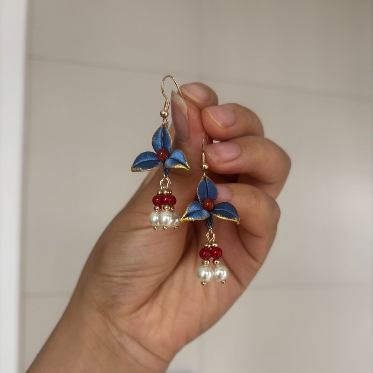 Handmade Chanhua Thread-Wrapped Floral Earrings - Vintage Blue & Gold