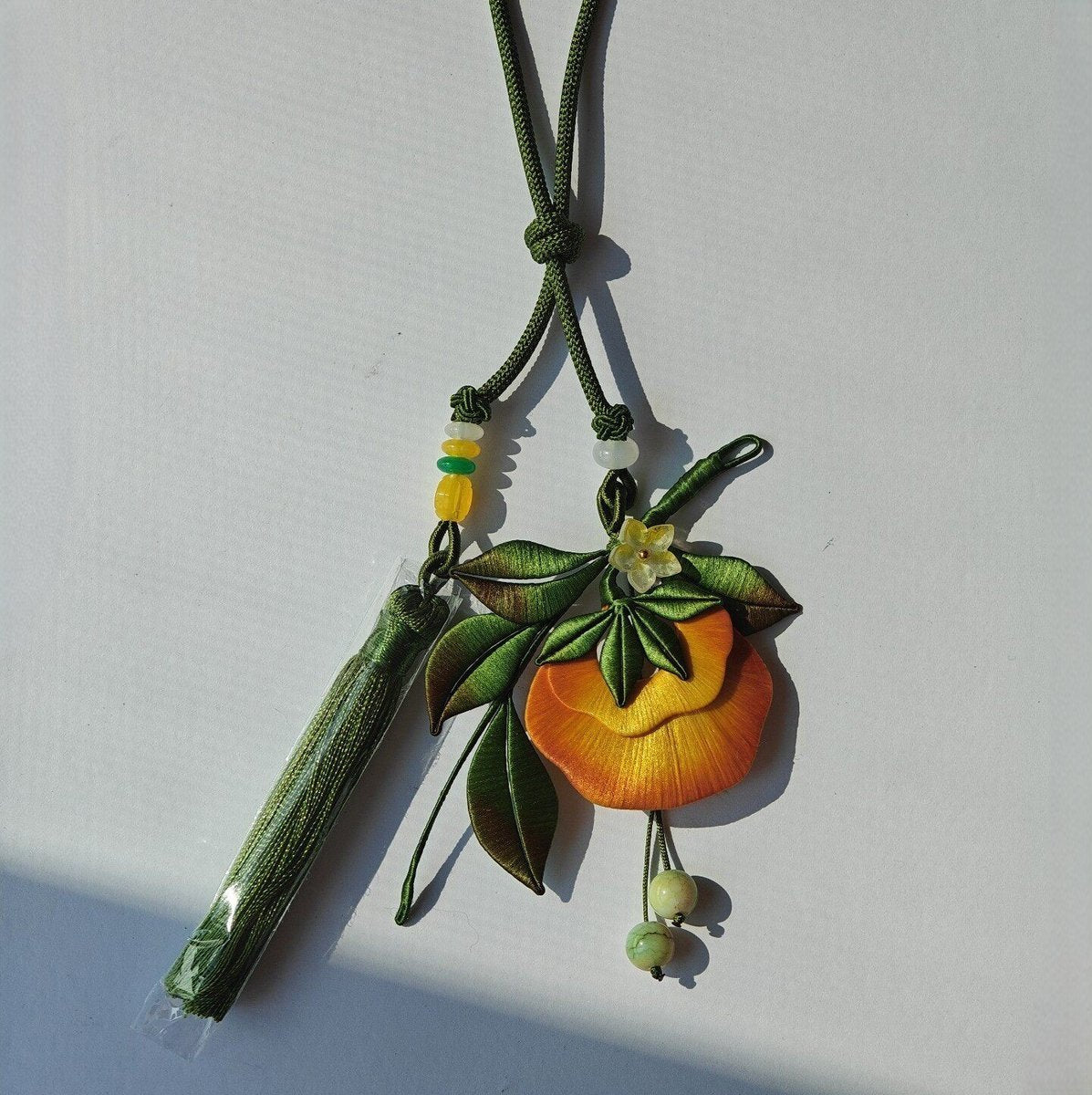 Handmade Thread-Wrapped Persimmon Brooch - Artisanal Chanhua Autumn Fruit Pin