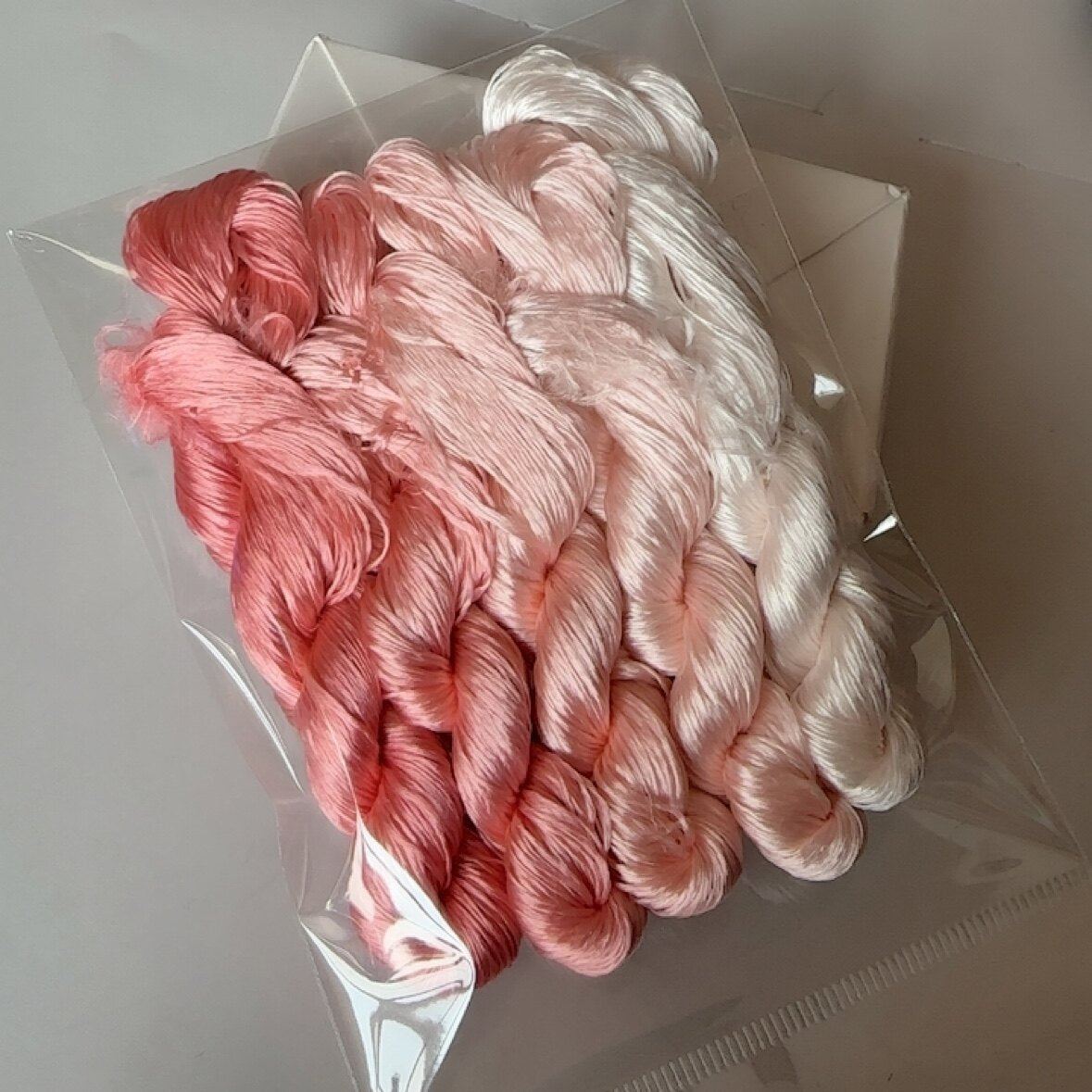 80m Suzhou Embroidery Untwisted Mulberry Silk Thread(#114橘粉 80m*5) - Ronghua Threads