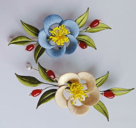 Spilla fatta a mano Camellia - Spilla di seta (Chanhua)