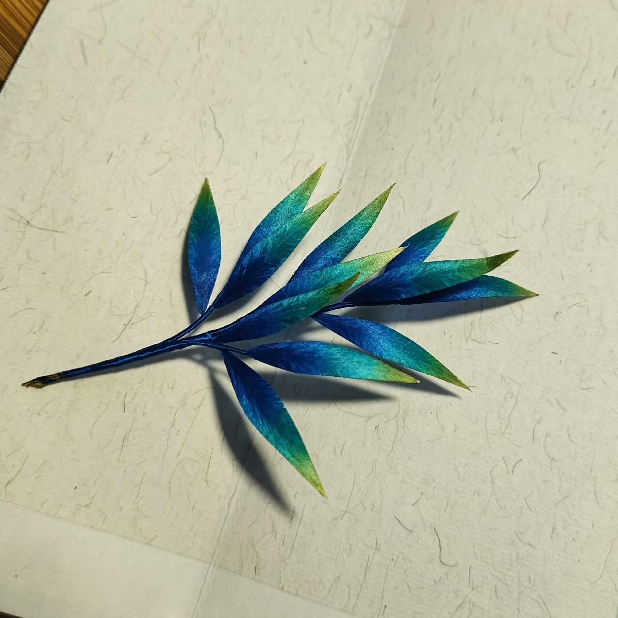 Spilla personalizzata con foglie blu - Spilla di seta (Ronghua)
