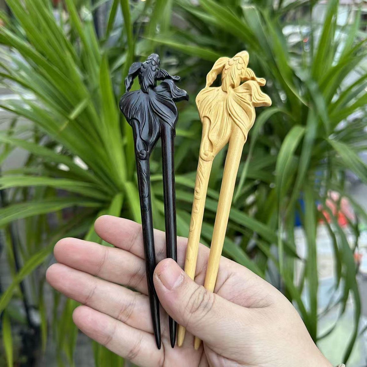 Natural U shape hair stick set in boxwood and African blackwood with koi fish design, 17cm smooth uncoated wooden hair pins