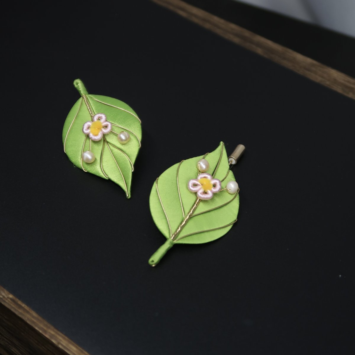 Kit fai da te per gioielli Chanhua, spilla con fiori su foglie - Include video tutorial dettagliato