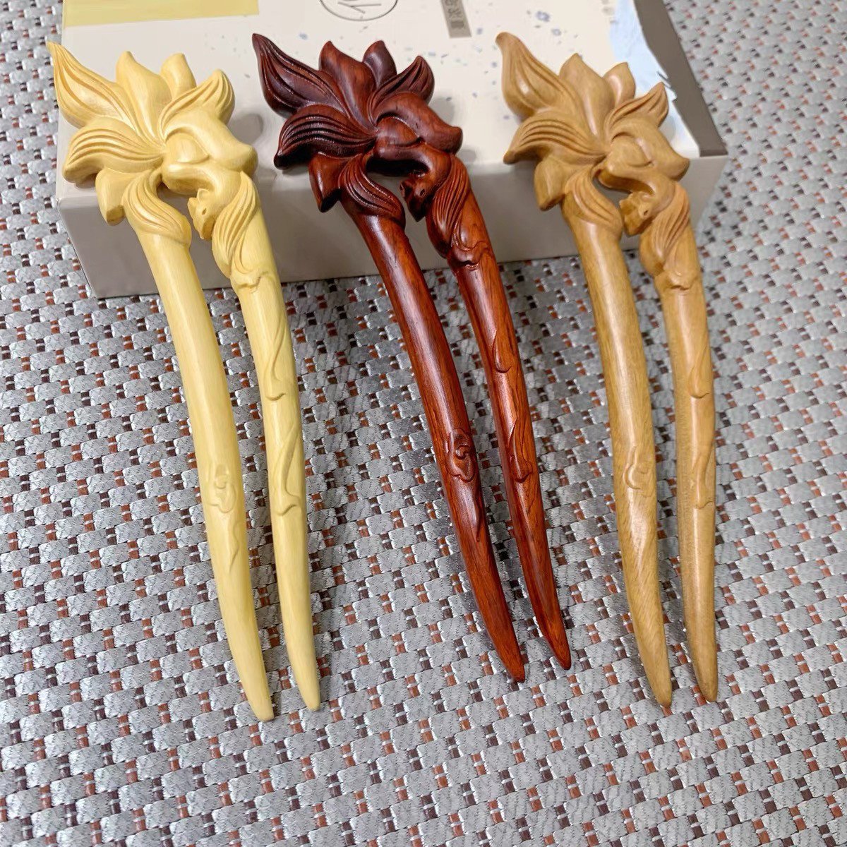 Natural U shape hair stick set in rosewood, green sandalwood, and boxwood with nine-tailed fox design, 17cm smooth uncoated wooden hair pins