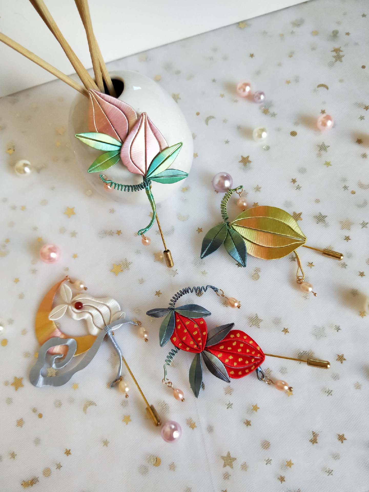 Broche sur mesure Lass - Broche en soie (Chanhua)