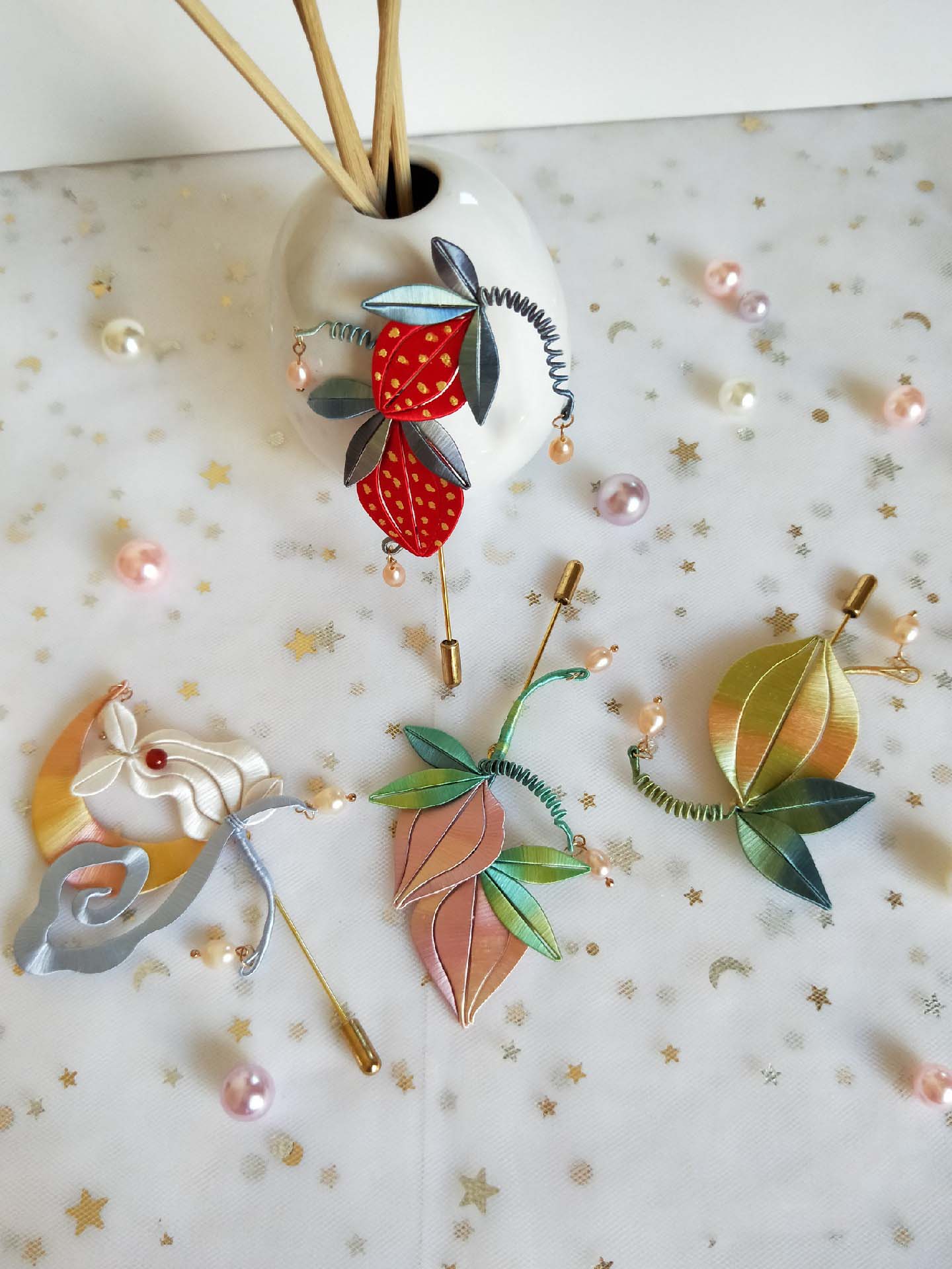 Broche sur mesure Lass - Broche en soie (Chanhua)