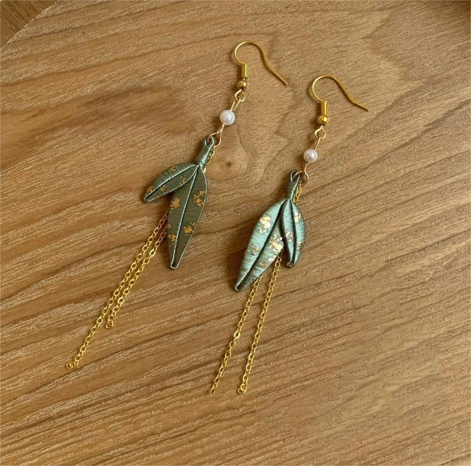 Boucles d'oreilles faites à la main Feuilles de bambou - Boucles d'oreilles en soie (Chanhua)