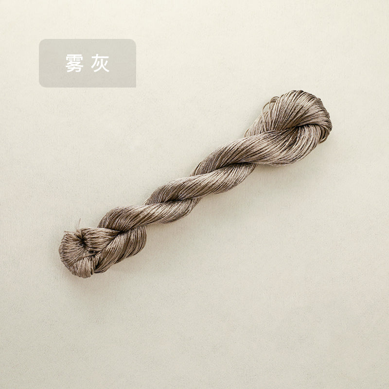 Fil de soie de mûrier non retordu épais 10 g pour broderie de Suzhou (noir corbeau) - Fils Ronghua
