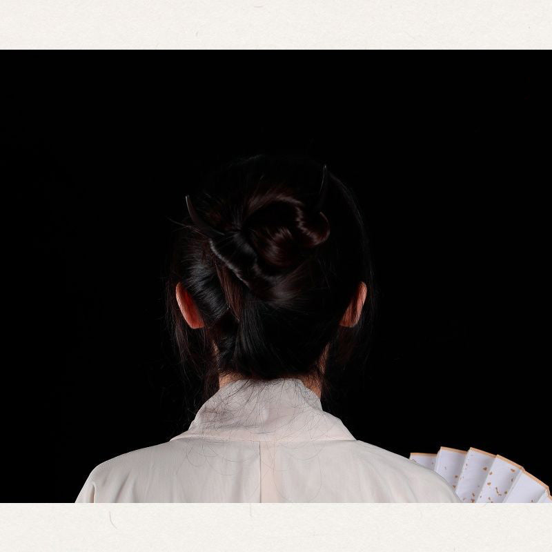 Bastoncino per capelli in ebano e sandalo verde – Fermaglio per capelli in legno a mezza luna da 12 cm per donna | Finitura naturale e profumata