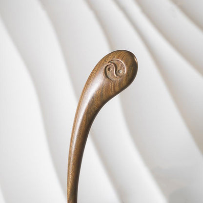 Close-Up of Green Sandalwood Texture – Aromatic Wooden Hair Accessory