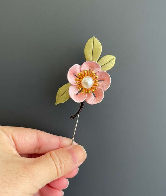 Spilla fatta a mano Blossom - Spilla di seta (Chanhua)