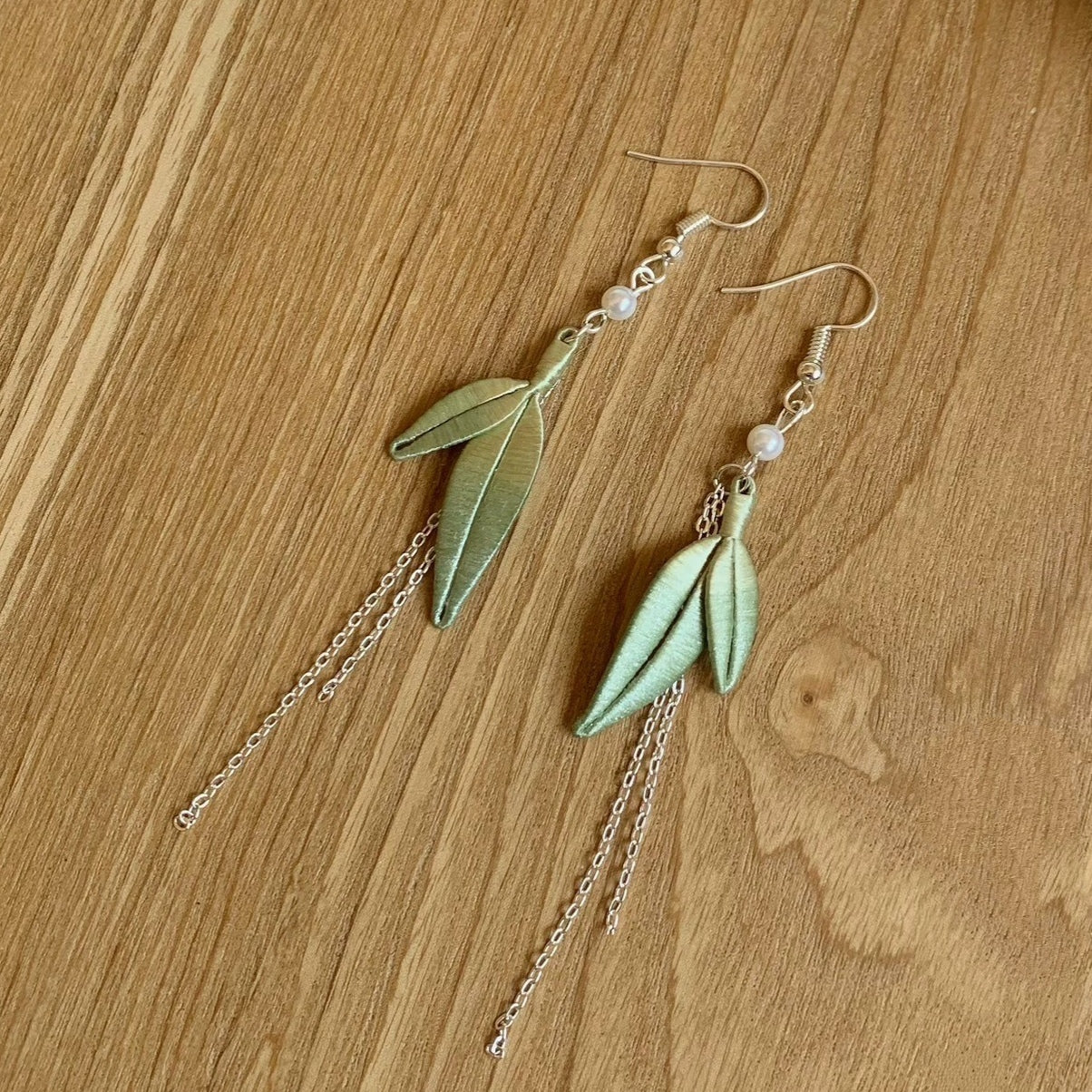 Boucles d'oreilles faites à la main Feuilles de bambou - Boucles d'oreilles en soie (Chanhua)