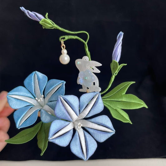 Fermaglio su Misura Fiori e Coniglio - Fermaglio in Seta (Chanhua)