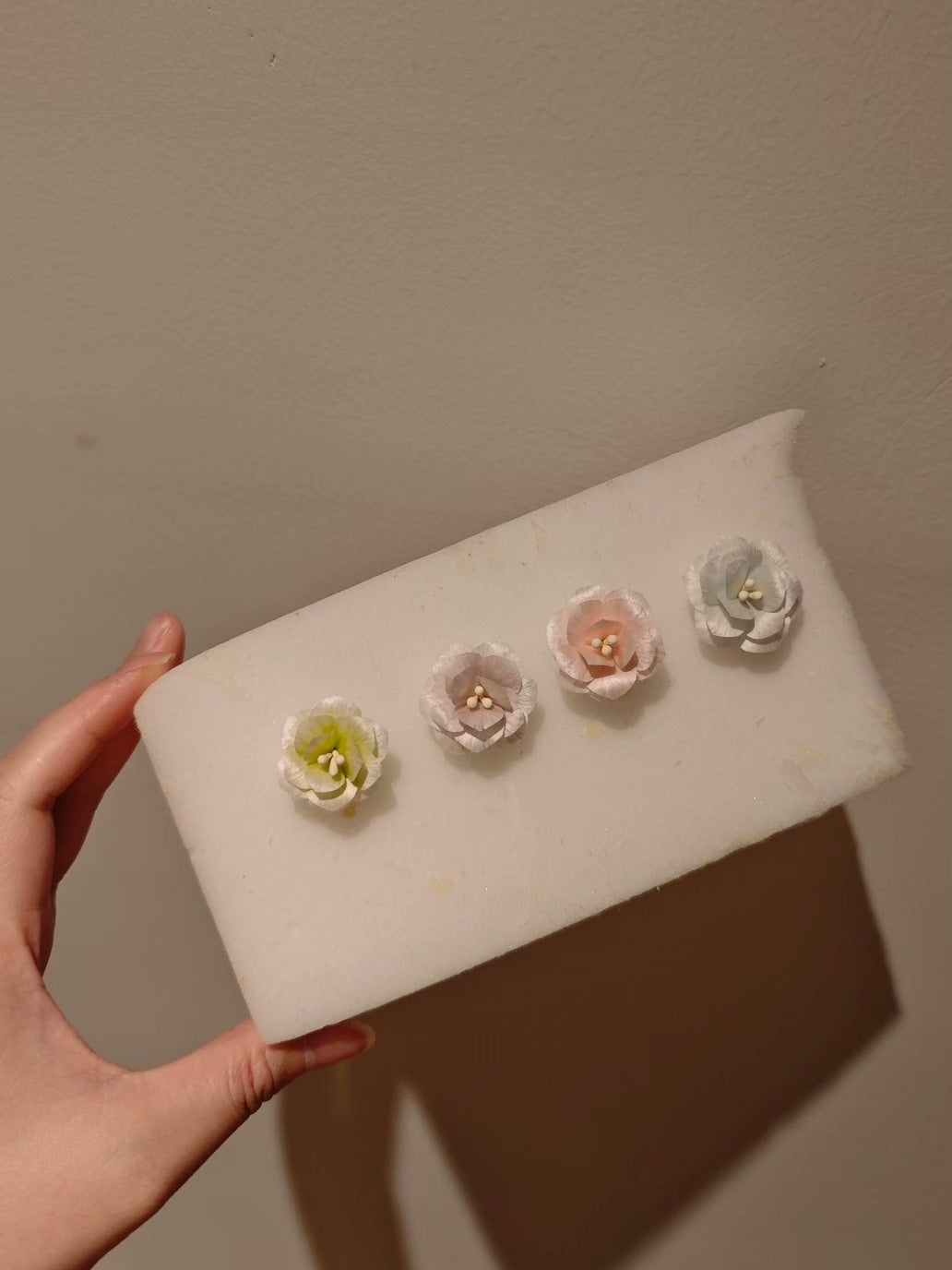 Orecchini artigianali Ronghua Gelsomino - Colorati e realistici