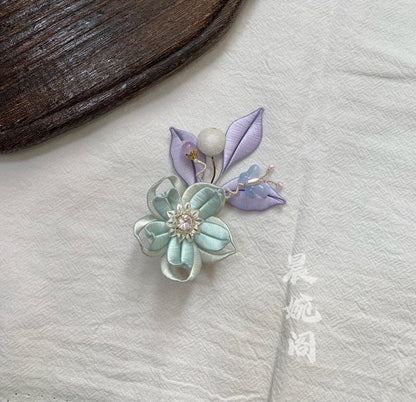 PF049 - Lily Chanhua Brooch - Wholesale
