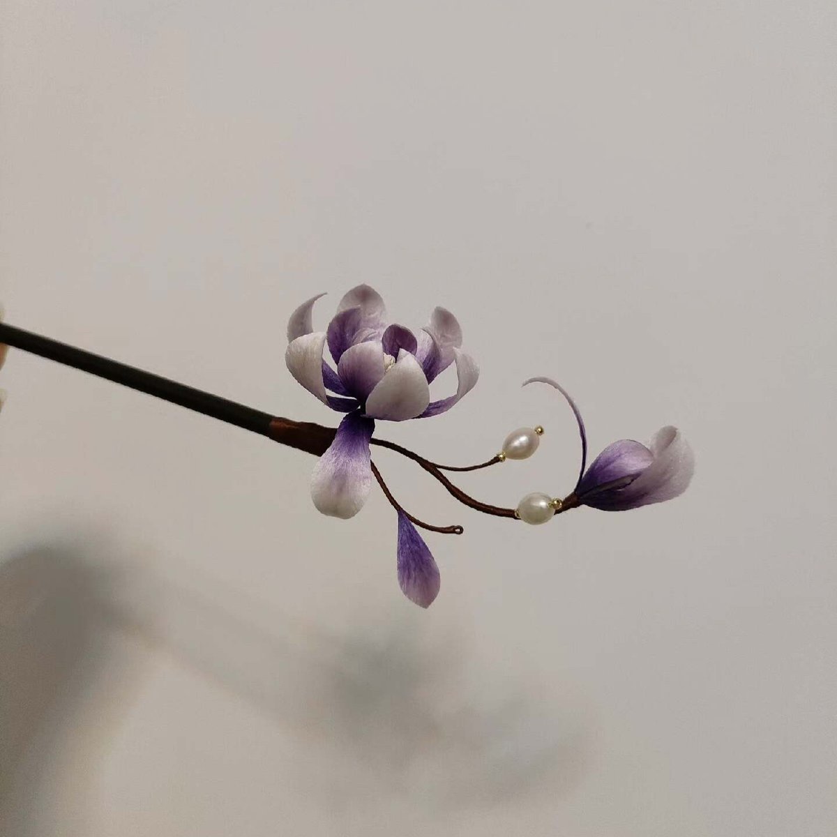 Handmade Ronghua Magnolia Hairpin - White & Green with Pearl - Wedding & Daily