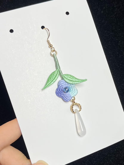Handmade Chanhua Five - Petal Flower Earrings with pastel flowers, green leaves and white pendants-2