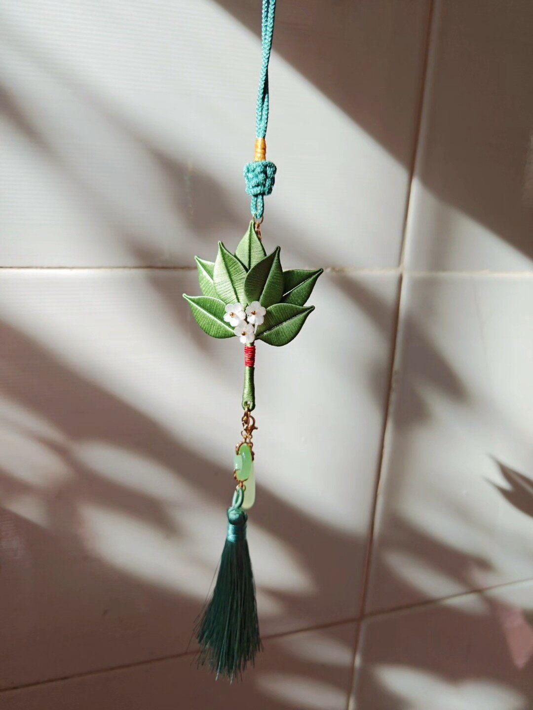 Handmade Chanhua Pomelo Leaf Pendant - Jade Ring & Tassel - Bag, Car & Home Charm