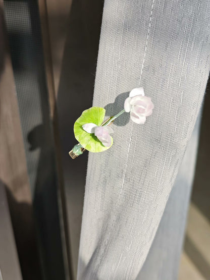 Handmade Ronghua Flower and Lotus Leaf Hairpin - Lifelike Botanical Hair Accessory