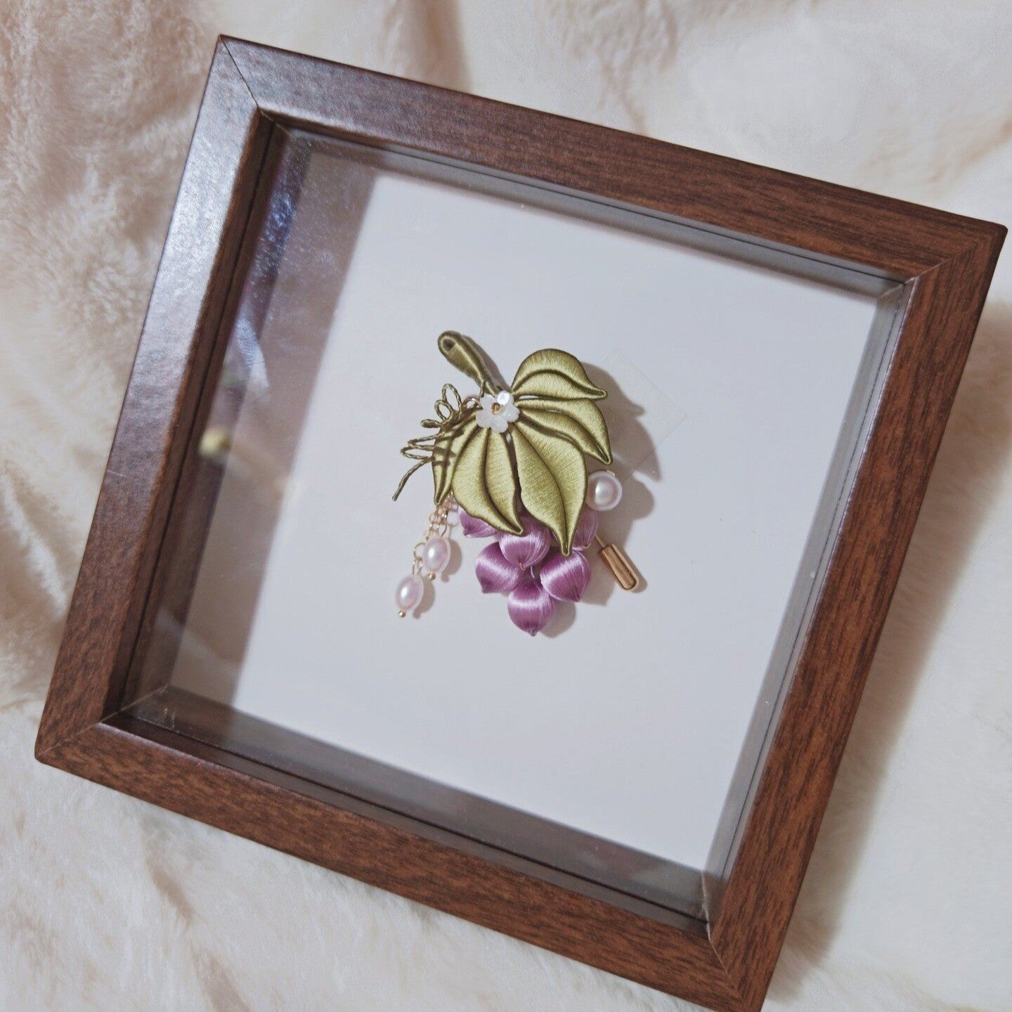 Handmade Chanhua Grape Brooch - Gold Leaf with Pearl Drop