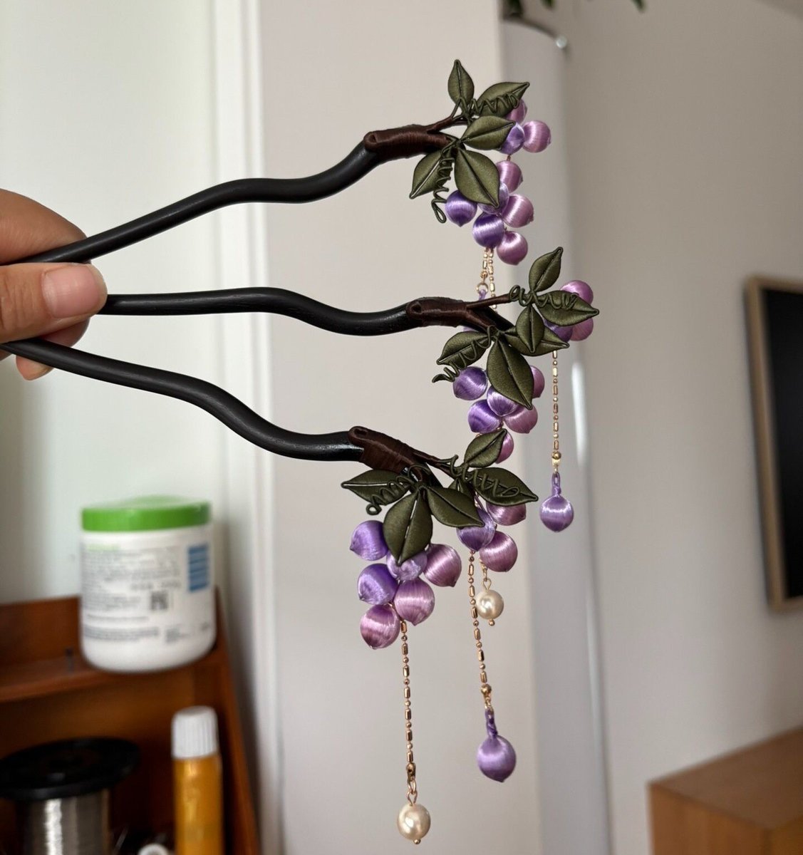 Handmade Chanhua Thread-Wrapped Grape Hairpin - Elegant Purple Floral Hair Accessory