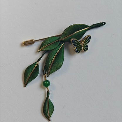 Handmade Thread-Wrapped Green Leaf Brooch - Artisanal Chanhua Botanical Pin