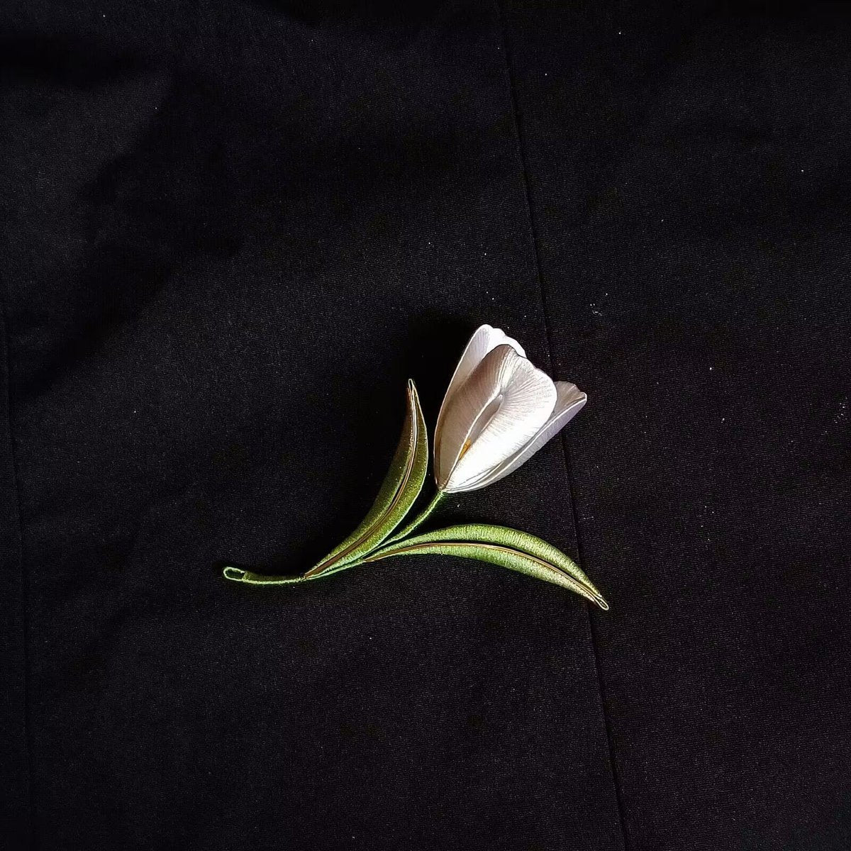 Handmade Thread-Wrapped Tulip Brooch - Elegant Chanhua Floral Jewelry
