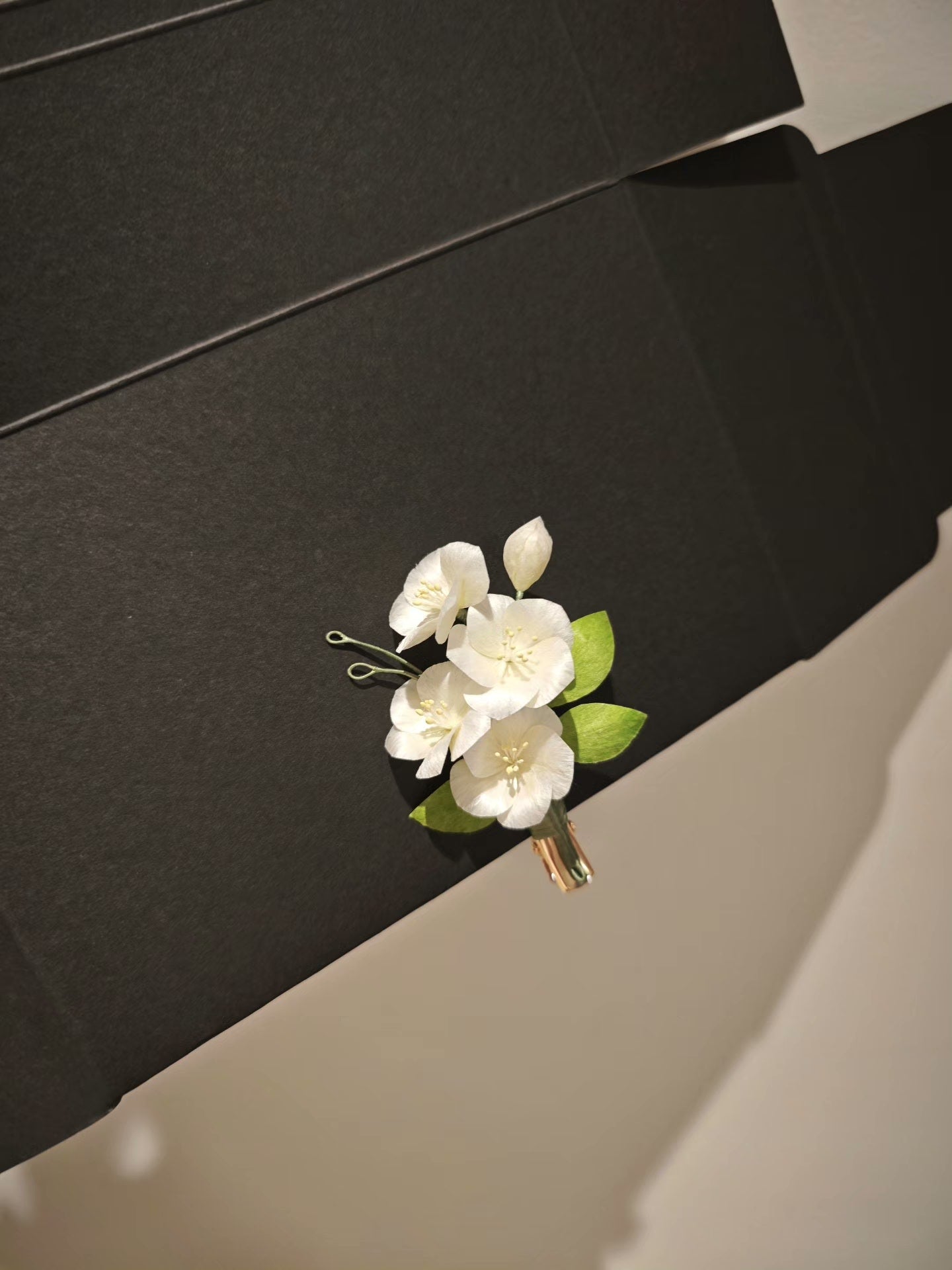 Handmade Ronghua Pear Blossom - Exquisite Lifelike Floral Hair Accessory/Brooch