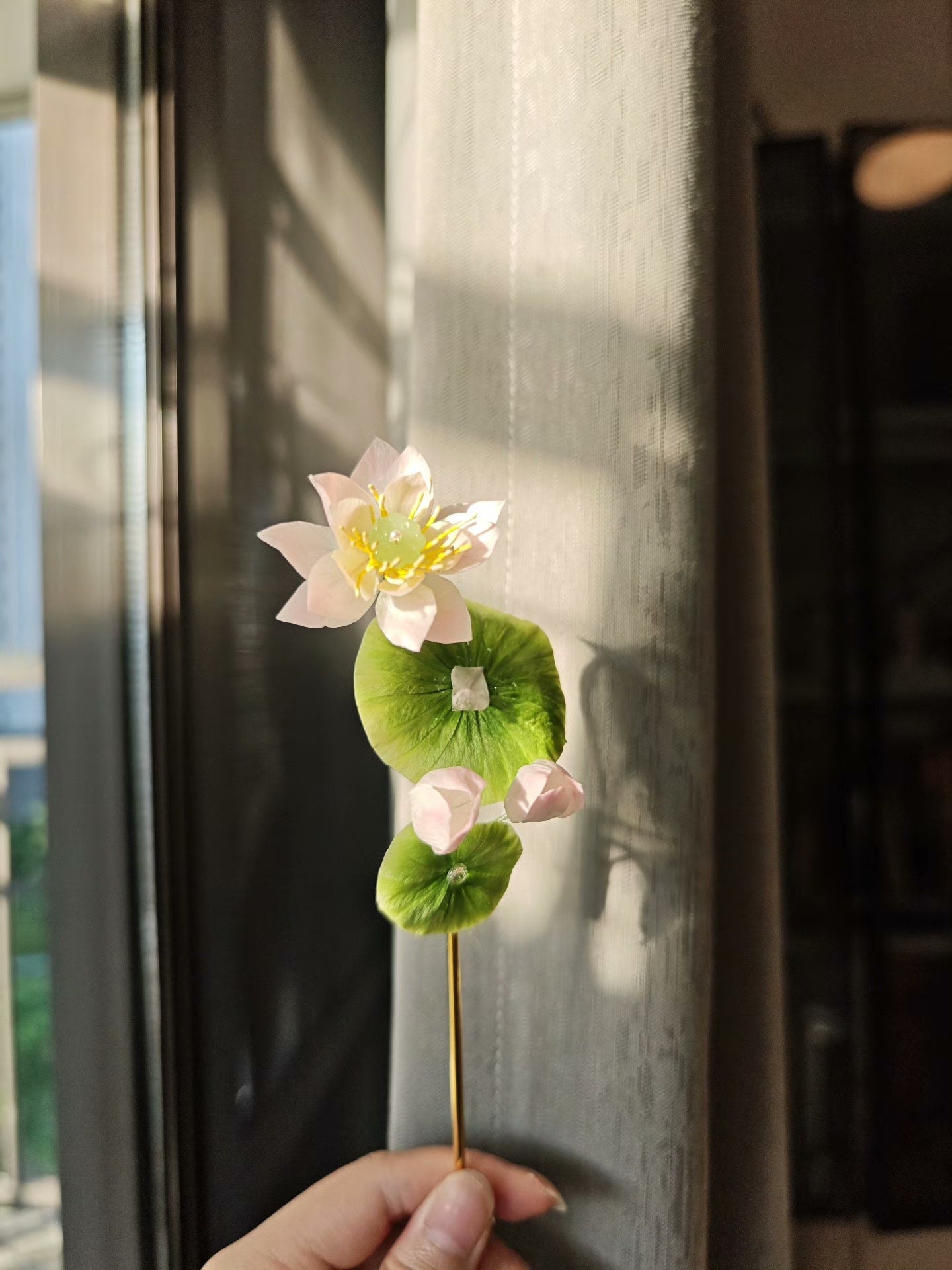 Handmade Ronghua Lotus Hairpin - Lifelike Botanical Hair Accessory