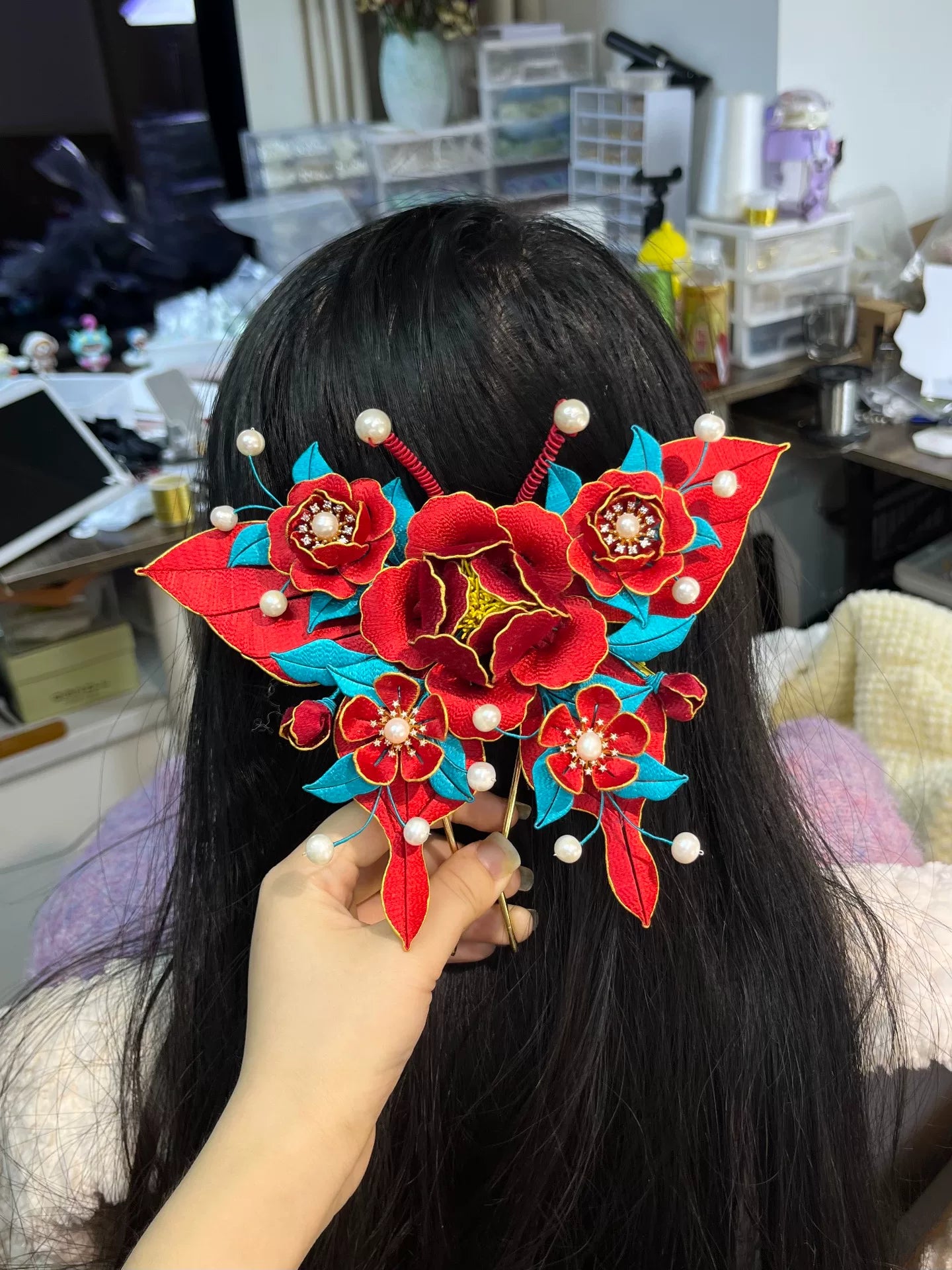 A handmade Chanhua big butterfly hairpin with red flowers, blue leaves and white pearls-2