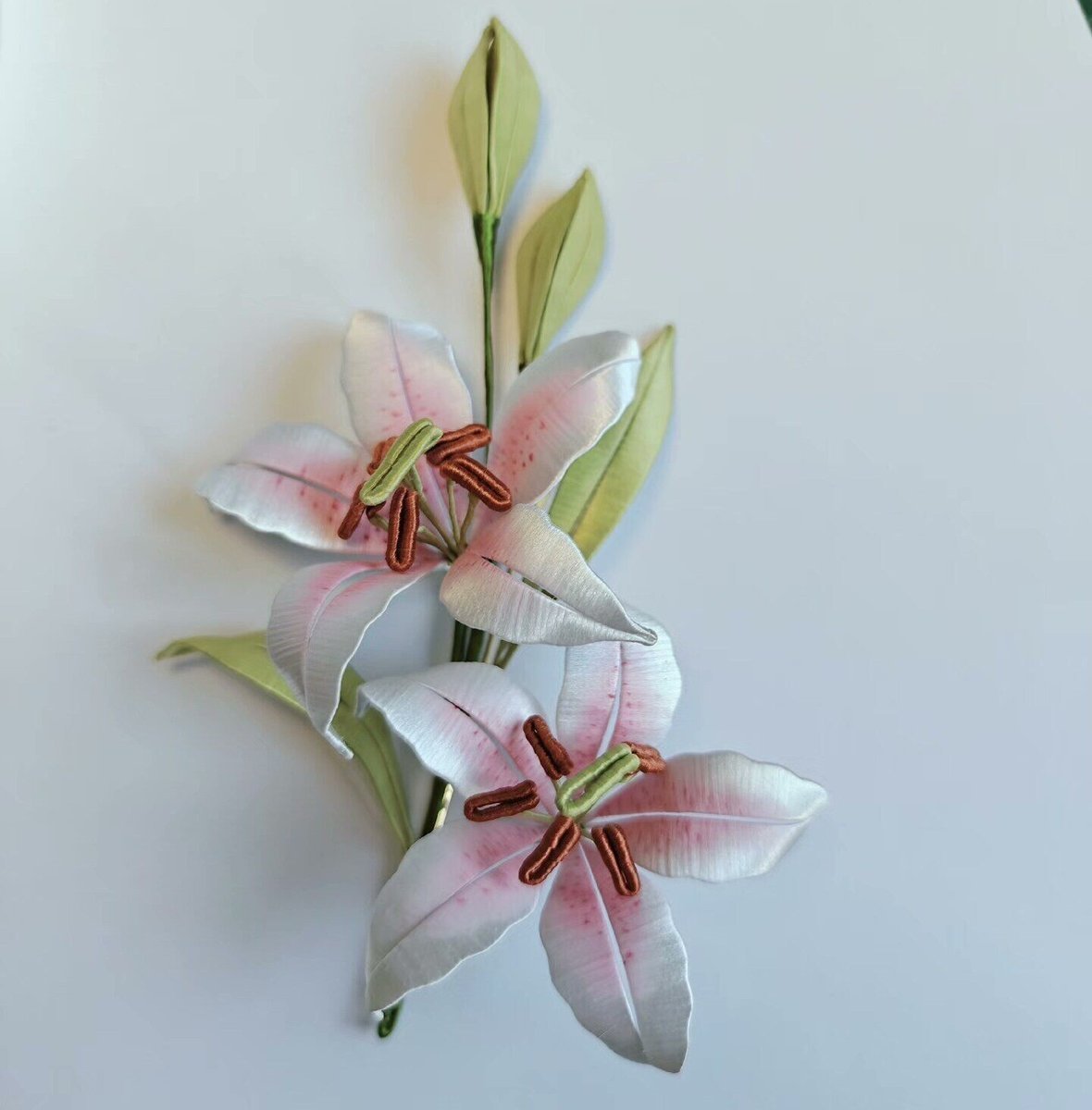 Handmade Thread-Wrapped Lily Brooch - Artisanal Chanhua Dual Blossom Floral Pin