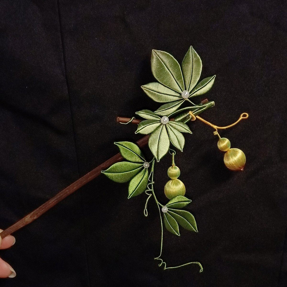 Handmade Chanhua Thread-Wrapped Gourd Hairpin - Fortune & Prosperity Floral Accessory