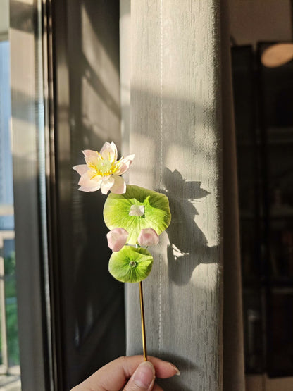 Handmade Ronghua Lotus Hairpin - Lifelike Botanical Hair Accessory