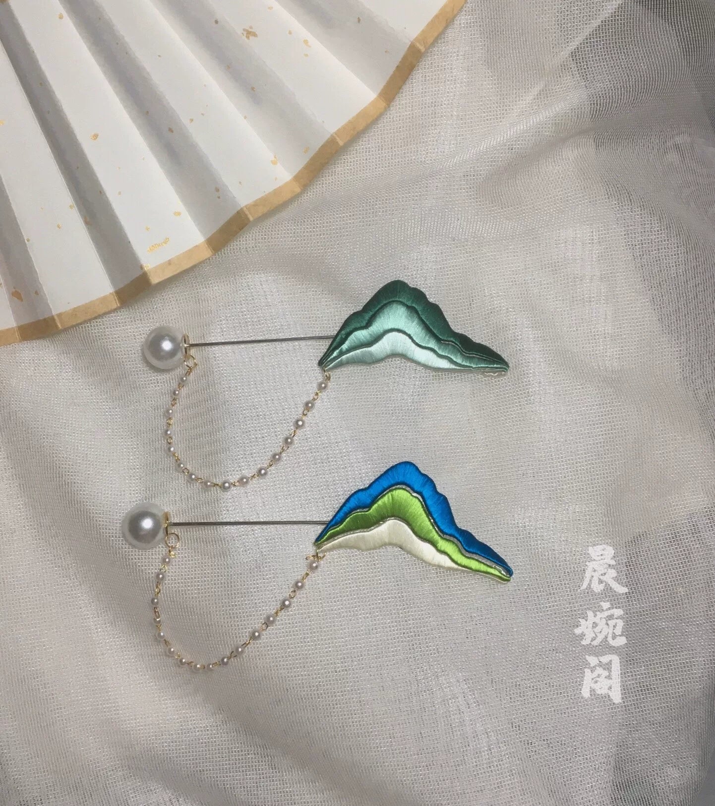PF032 - Chanhua Brooch - Wholesale