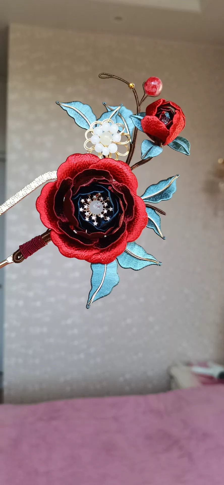 A beautiful black - red gradient peony handmade Chanhua hairpin with leaves and beads-6