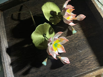 Handmade Chanhua dyed pink lotus hairpins with green leaves and yellow stamens-2