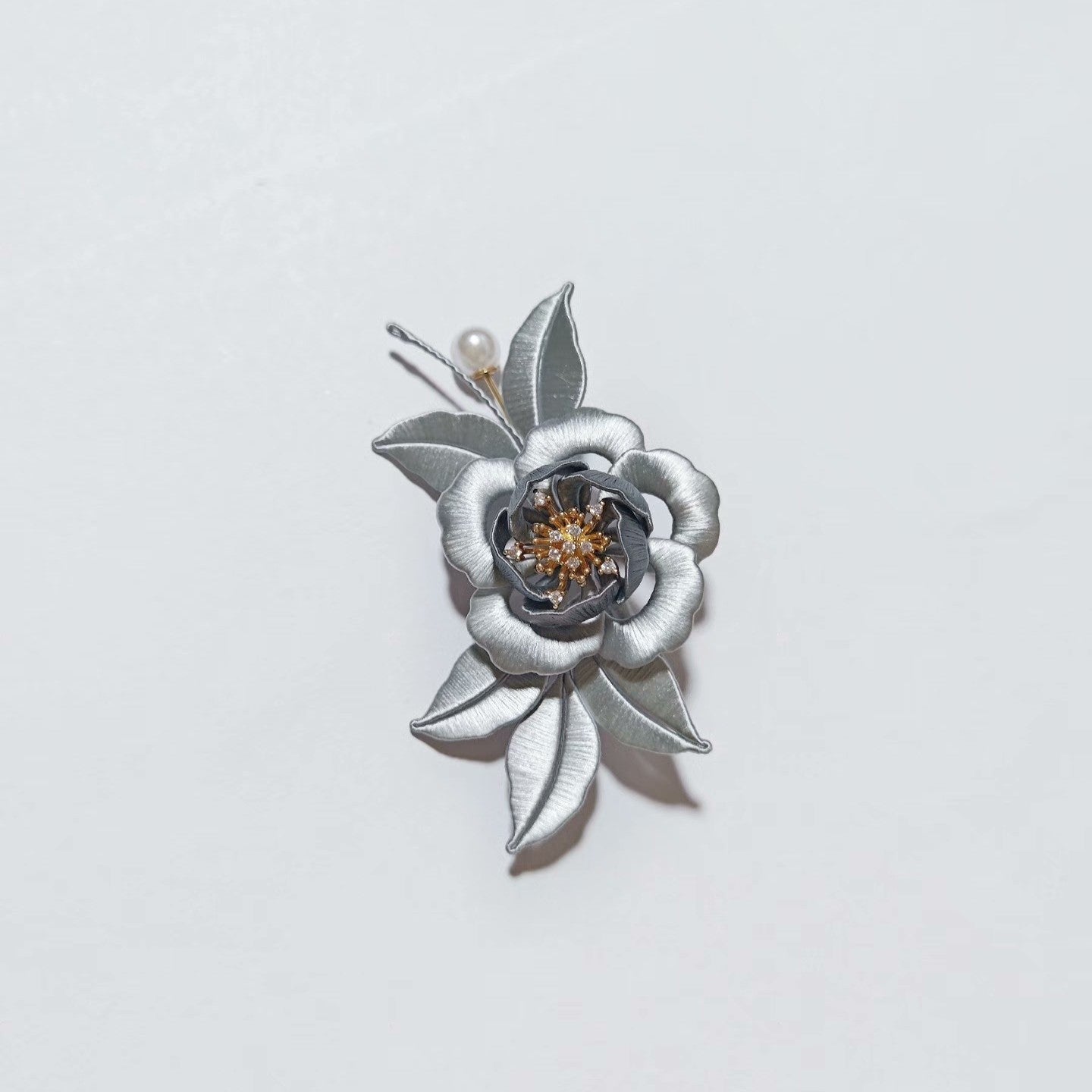 Handmade Chanhua Ink Camellia Brooch - Silver Grey with Gold Center