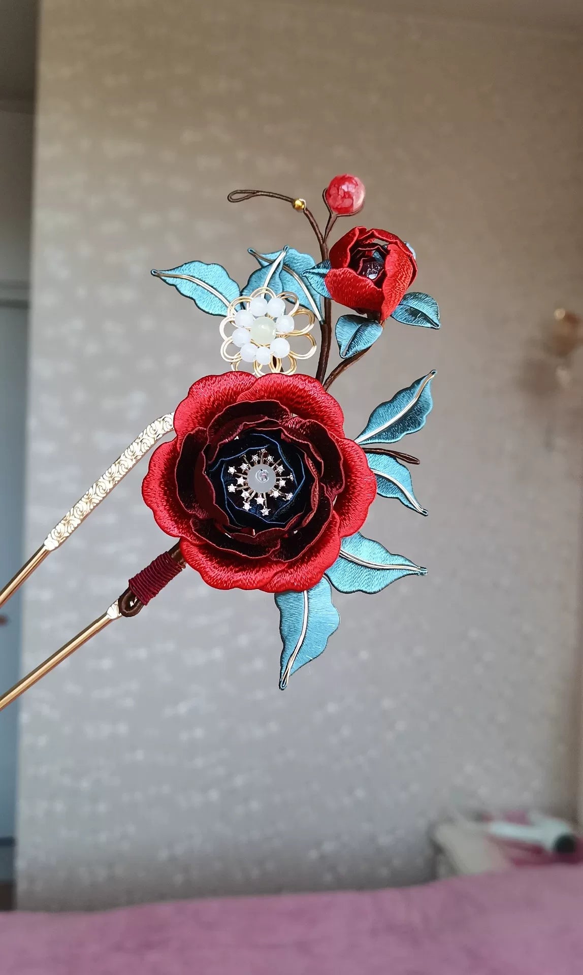 A beautiful black - red gradient peony handmade Chanhua hairpin with leaves and beads-5