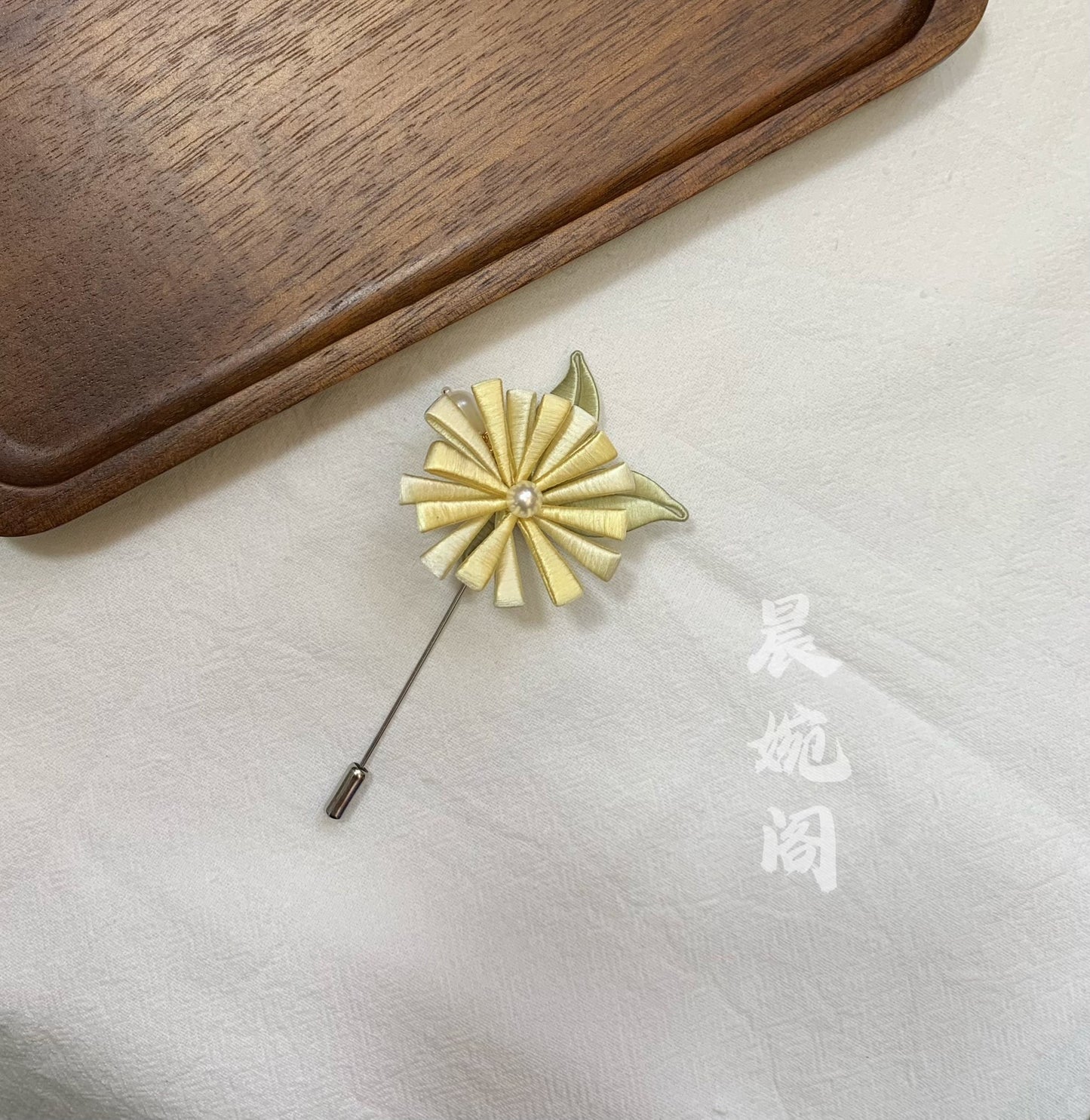 PF010 - Chanhua Daisy Hairclip - Wholesale