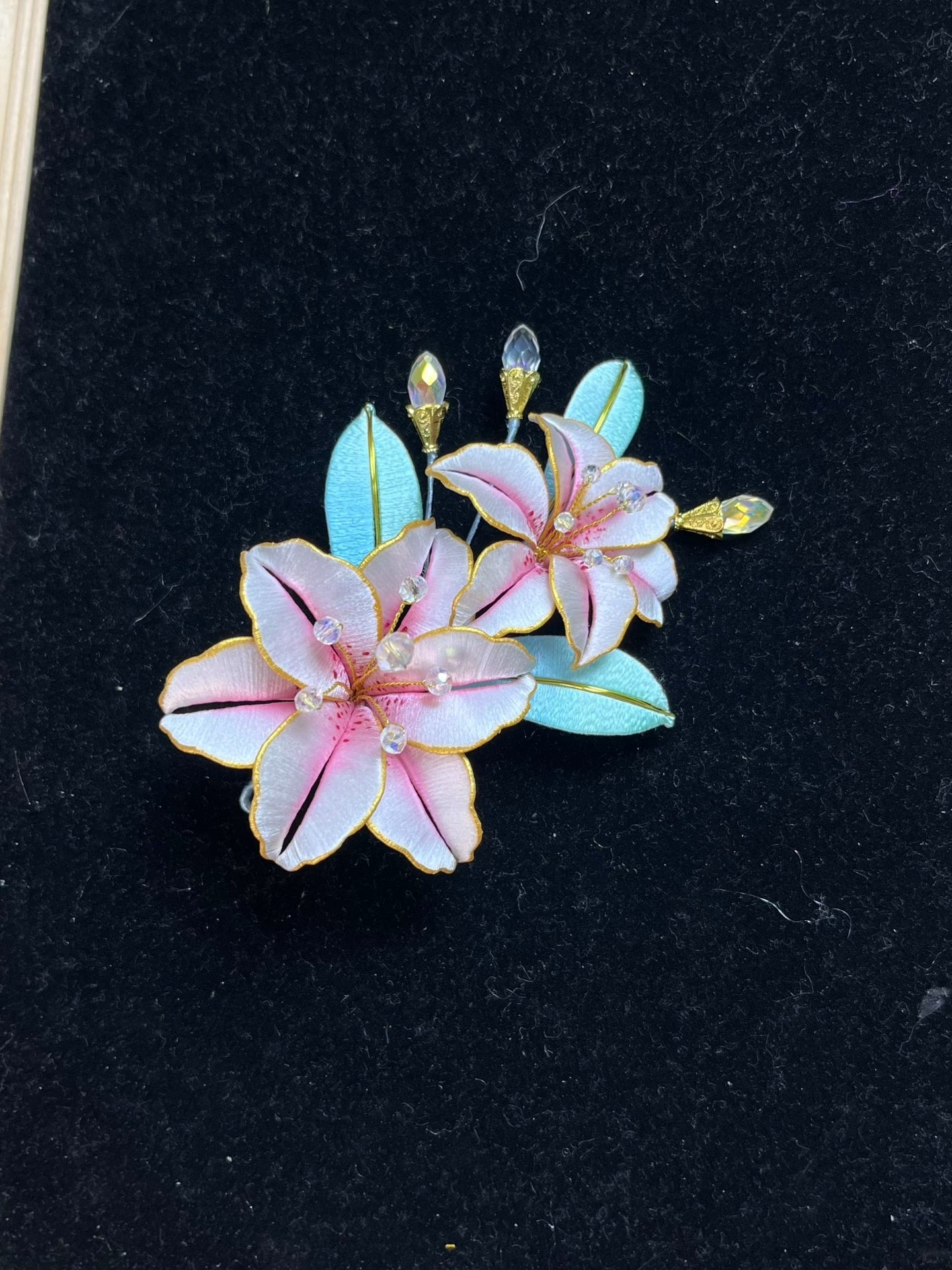 Handmade Chanhua lily - shaped hairpin with pink petals and blue leaves-4