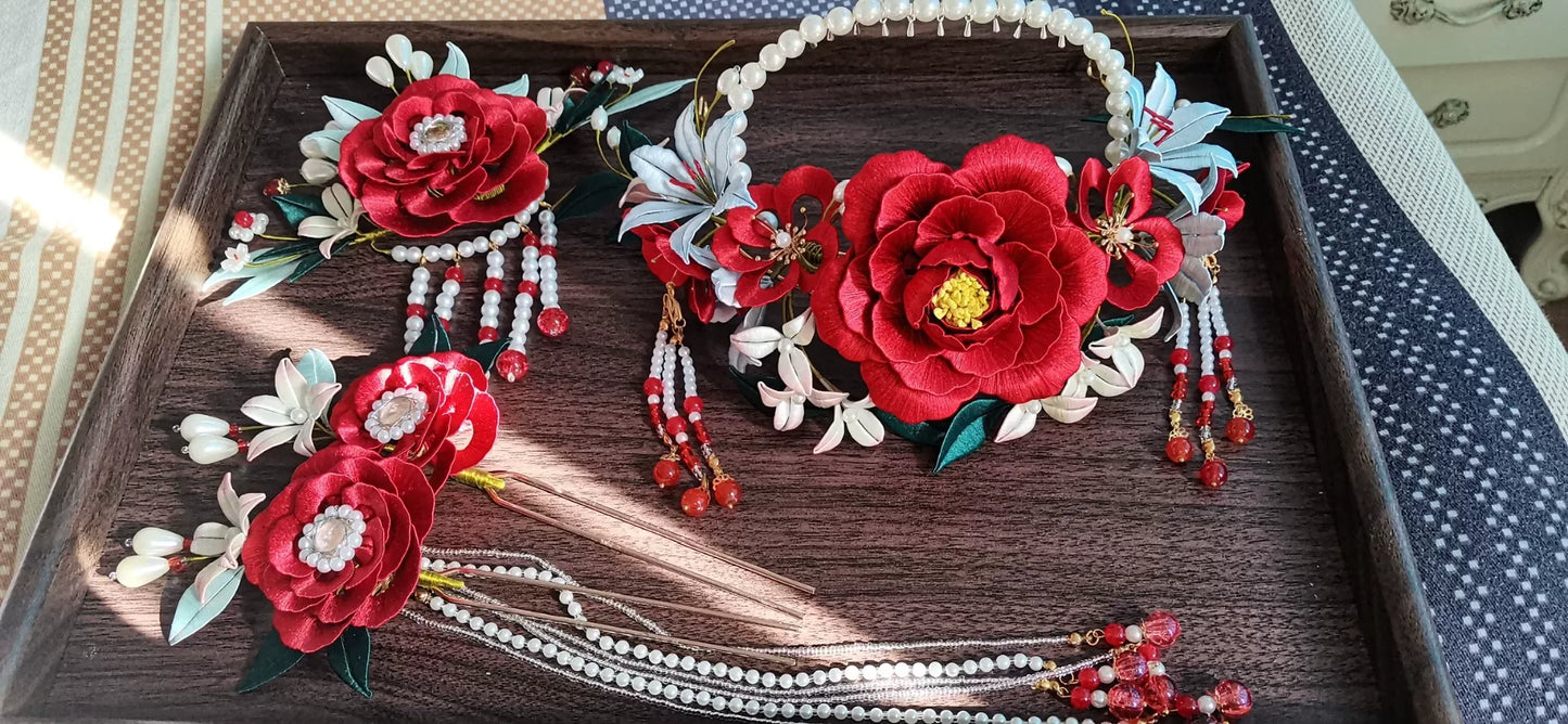 Handmade Chanhua Hanfu wedding set with red flowers, white and green accents