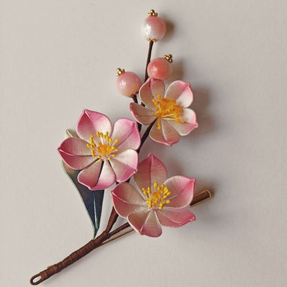 Handmade Thread-Wrapped Peach Blossom Brooch - Artisanal Chanhua Floral Pin