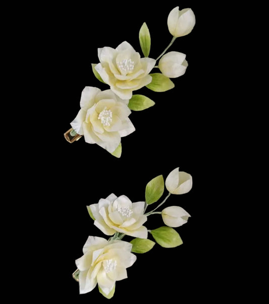 Handmade Ronghua jasmine flower hair accessory with lifelike white flowers and green leaves