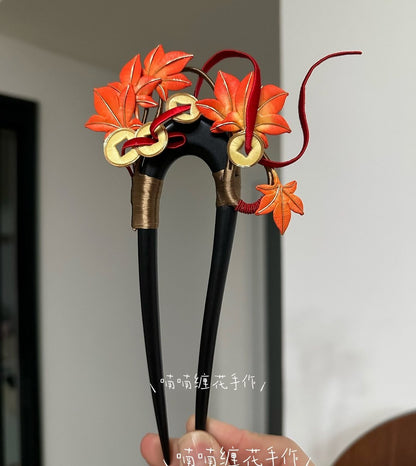 Handmade Maple Leaf and Copper Coin Chanhua Accessory - Artisanal Thread-Wrapped Ornament