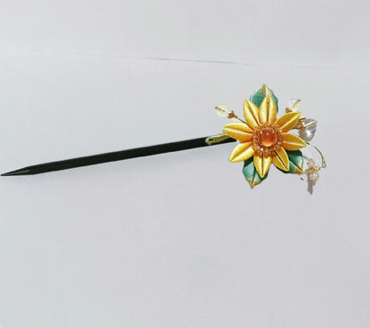 Spilla a girasole Chanhua fatta a mano - Accenti in cristallo e pietra di luna