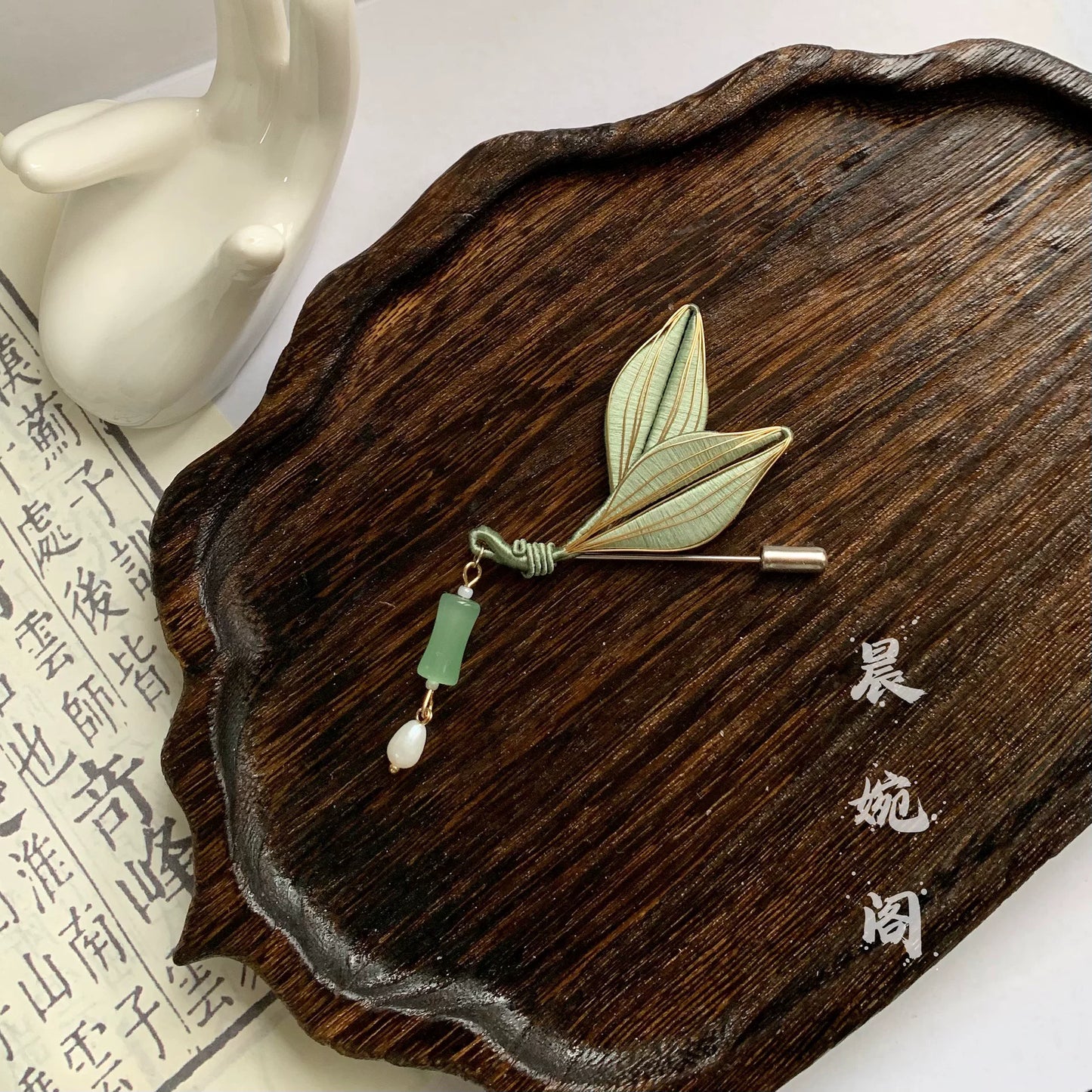 PF033 - Chanhua Brooch - Wholesale