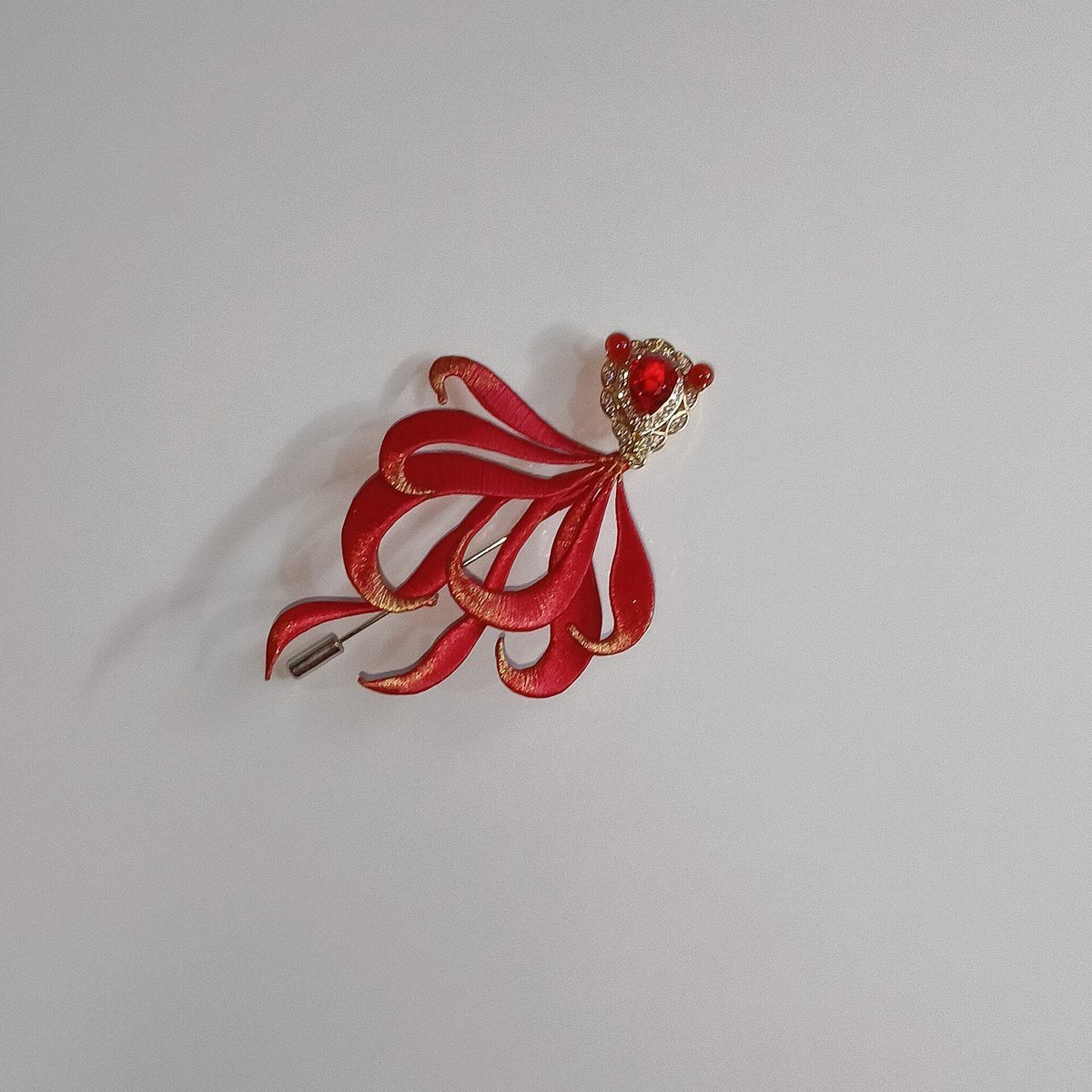 Handmade Chanhua Thread-Wrapped Goldfish Brooch - Artistic Red Aquatic Jewelry